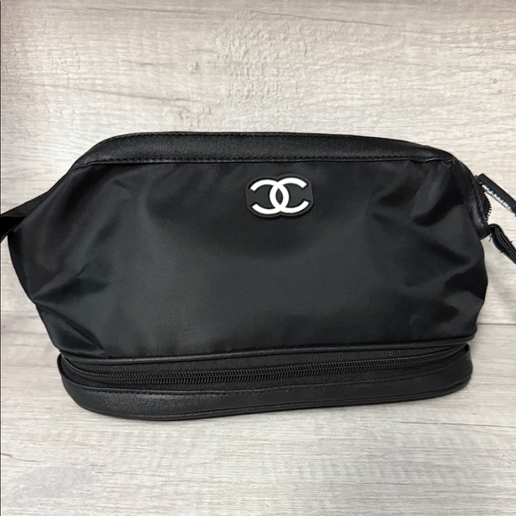 Stylish Black Nylon Pouch/ Travel Case; NWOT - Picture 2 of 6